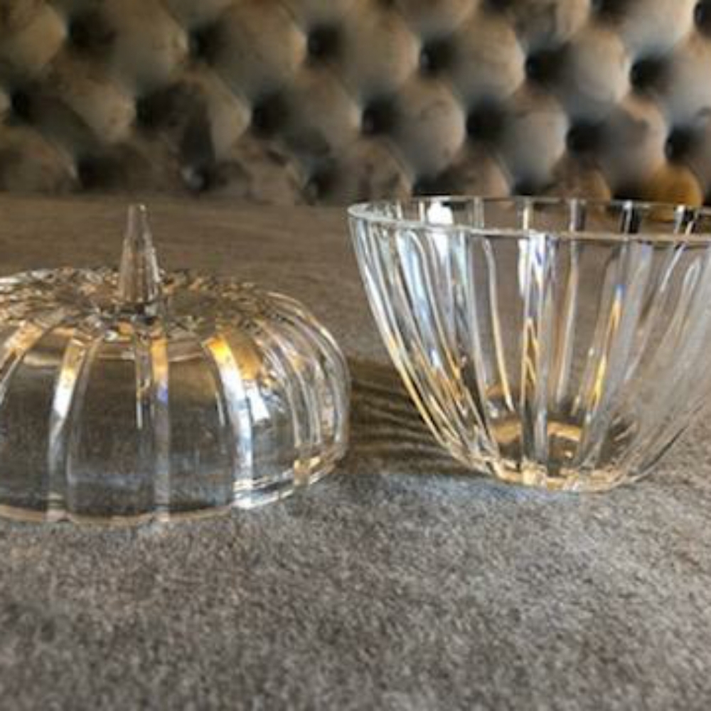 Vintage Crystal Clear Glass Deep Cut Trinket Box Candy Dish Crystal Clear Glass - Picture 3 of 12